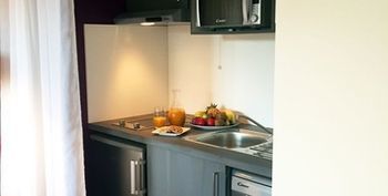 Nemea Appart Hotel Residence Quai Victor Tours Exterior foto